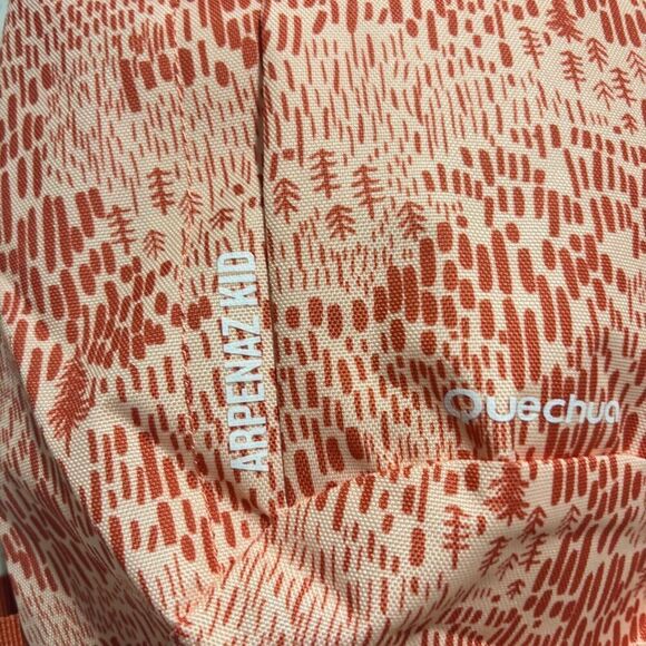 Decathlon Quechua Kids Coral Whit & Orange Printed Outdoor Hiking Backpack Small - Picture 3 of 8